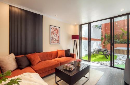 Hoan Kiem Apartment | Train Spotters' Loft in OLD QUARTER