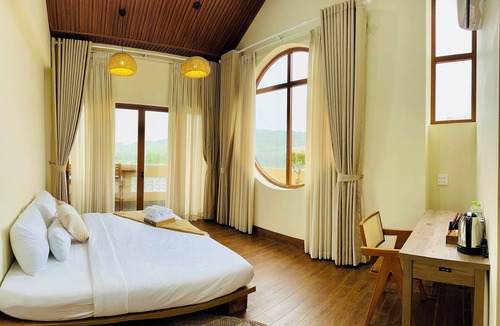 Tuy An Hotel | Tram Seven Retreat House Ganh Da Dia