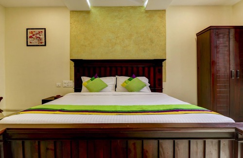 Kaloor Hotel | Treebo Trend Fort Malabar