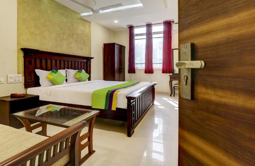 Kaloor Hotel | Treebo Trend Fort Malabar