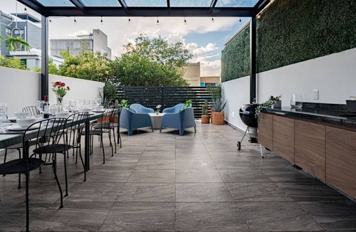 Roma Sur House | Trendy Roma, Private Rooftop, BBQ, AC & Gym