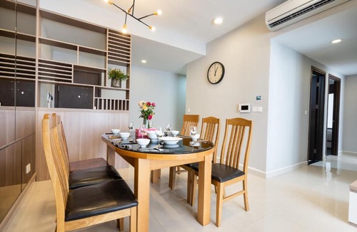 Bach Dang Riverside Apartment | TRESOR POOL GYM, ROSE HOME WITH POOL VIEW