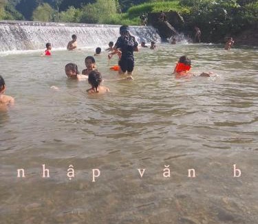 Trung Khanh House | Triệu Hoan Homestay nhà sàn đá cổ làng đá cổ Khuổi Ky