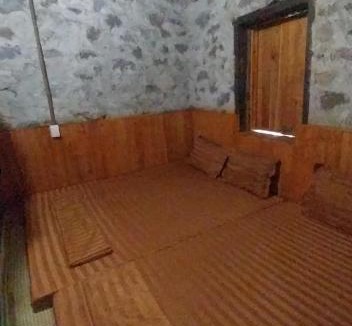Trung Khanh House | Triệu Hoan Homestay nhà sàn đá cổ làng đá cổ Khuổi Ky