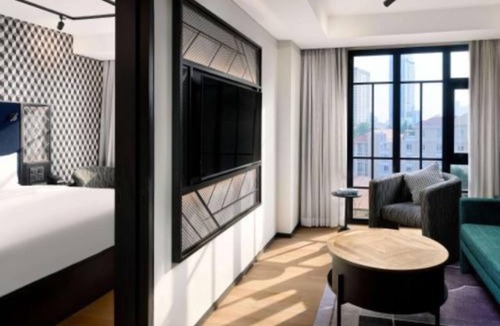Daun Penh Hotel | TRIBE Phnom Penh Post Office Square