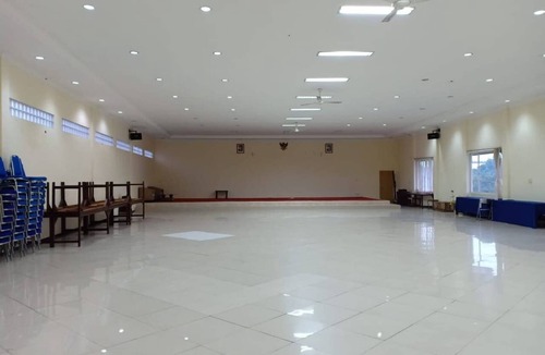 Sidomulyo House | Triple Room with AC at Mutiara Batu