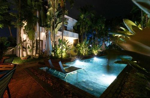 Siem Reap Villa | Tropical 2BR Garden Pool Villa, Apple Music, Padel