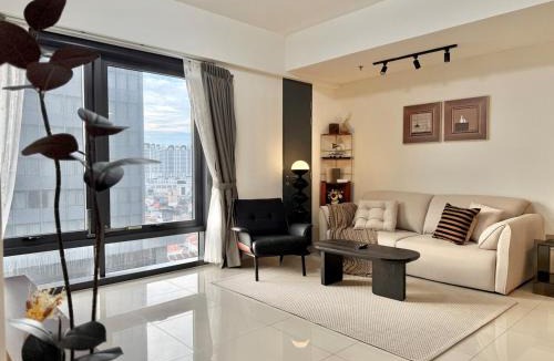 Downtown George Town Apartment | Tropicana 218 Macalister Georgetown Modern 3BR Suites with Infinity Pool #Near Island Hospital Eateries Convenience Store