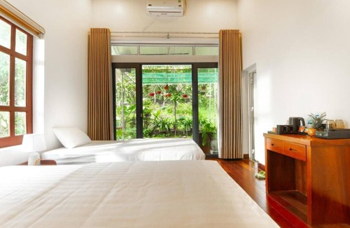 Son Tay Bed & Breakfast | Twin Room with Garden View