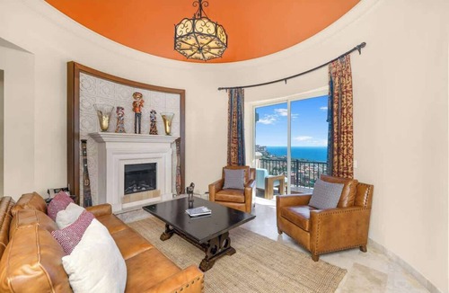 Paraiso Escondido House | Unique Renovated Montecristo 3 BR at Quivira