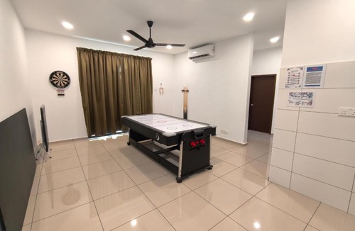 Tengkera Pantai Dua Villa | Up to 48pax Melaka Hideaway Villa, KTV, BBQ, Arcade Games, Pool, Near JONKER WALK