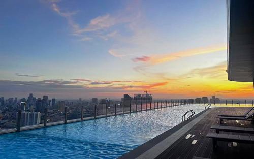 Ruessei Kaev Apartment | Urban Sanctuary Riva Phnom Penh