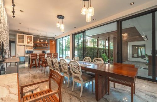 Kathu Villa | V158 9BR Tennis On prestigious Phuket Country Club