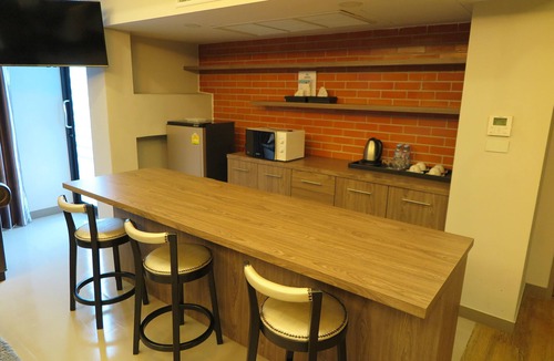 Chom Phon Hotel | V20boutique Jacuzzi Hotel