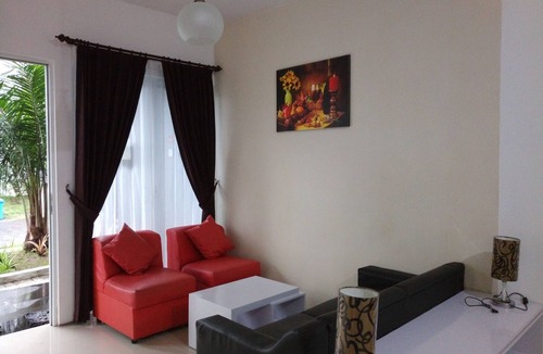 Sidoarjo House | VACATION HOME FOR RENT. HAPPY VACATION EVERYONE.