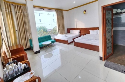 Bac Lieu Hostel | Van Nhi Hotel