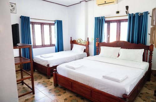 Vang Vieng Hotel | Vang Vieng Green Central Hotel