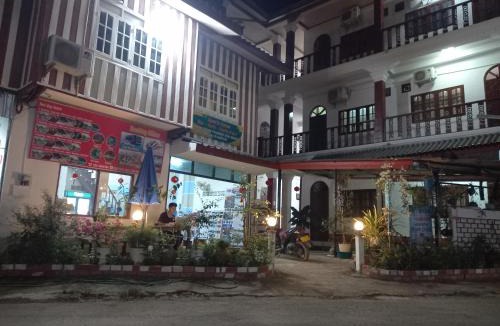 Vang Vieng House | Vang Vieng Queen's- Mountain view Hotel