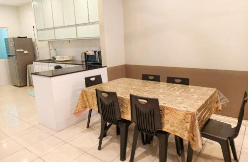 Miri House | Vi Homestay Taman Yakin