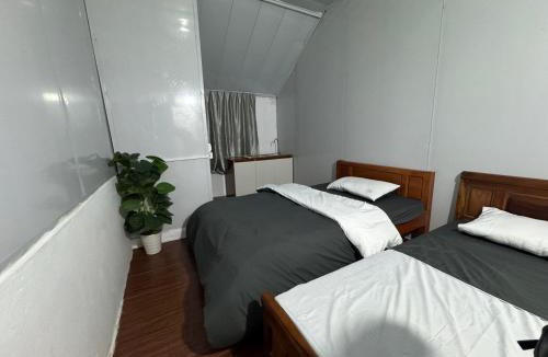 Dong Da Apartment | Viet Stay Pho Chua Lang 3 - Campus View Home