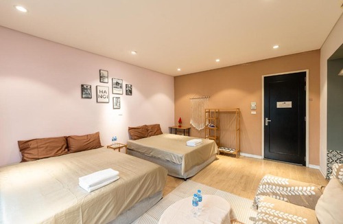 Hai Ba Trung Apartment | Vietnam Travelers Home 4 - Spacious Bathtub & Cozy Private Balcony