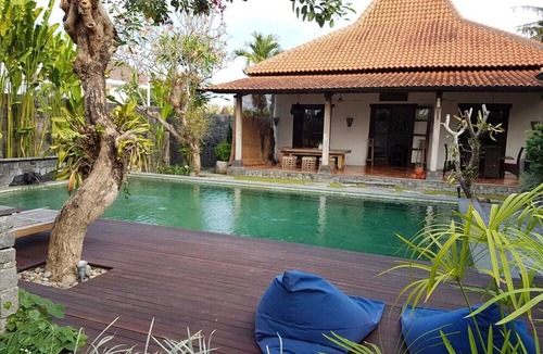 Colomadu Hotel | Villa Aquin
