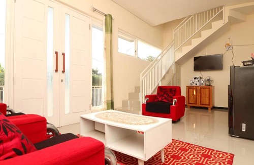 Oro Oro Ombo Villa | Villa Ashiya with Private Pool Balcony and Karaoke