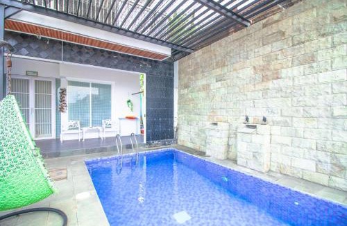 Oro Oro Ombo Villa | Villa Biru with Private Pool & Balcony