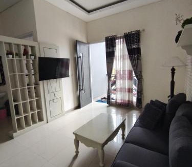 Ngaglik Villa | Villa Gamelas Kusuma Pinus Batu