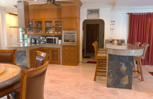 Krabi Villa | Villa Heaven Sent is your own private paradise on the tropical coast of Krabi.