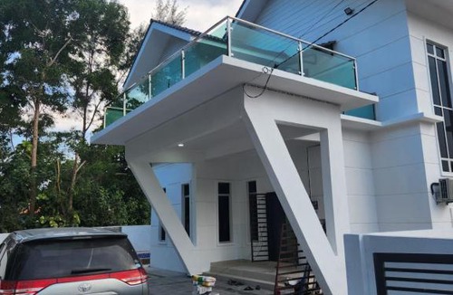 Kawasan Perindustrian Chendering Villa | Villa homestay ADIANA with Pool Pantai Pandak Chendering Kuala Terengganu