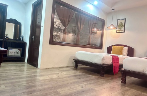 Luang Prabang Hotel | Villa Namkhan Heritage