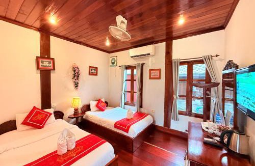 Luang Prabang Hotel | Villa Ouis NamKhan River View