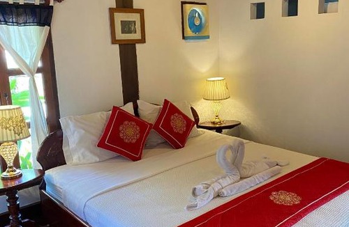 Luang Prabang Hotel | Villa Ouis NamKhan Riverside