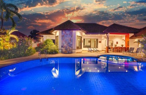 Nong Prue Villa | Villa Pattaya Hill, Free Electricity, minutes from Beach and Pattaya