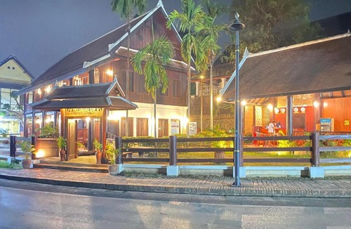 Luang Prabang Hotel | Villa Sirikili River View