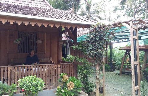 Ponorogo Villa | Villa Srikembang Ngebel