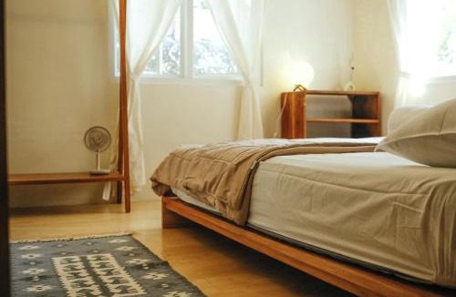 Cilobak House | Villa Teras Makati 4BR near Curug Nangka