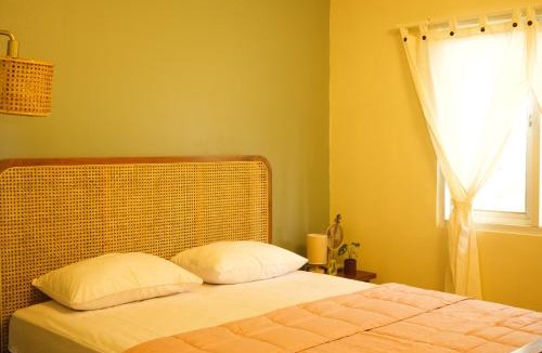 Cilobak House | Villa Teras Makati 4BR near Curug Nangka