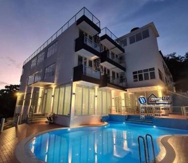Bayan Lepas House | Villa w/PrivatePool Golf View Snooker BBQ 10BR