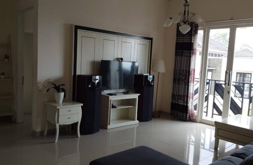 Ngaglik Villa | Villa with mountain view and private swimming pool