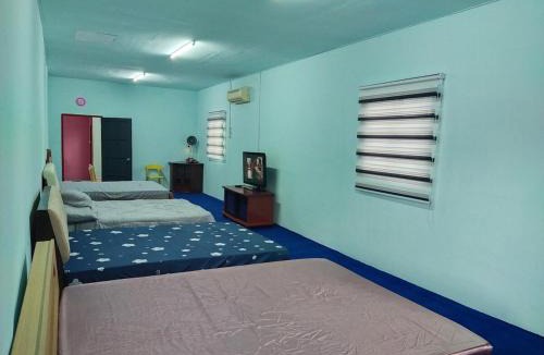 Jeram House | Village House With River View And Karaoke 8 to10 Pax