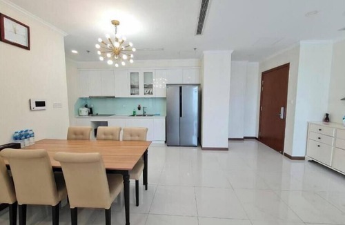 Hang Xanh Apartment | Vinhome Landmark 81 Suites Two-Bedroom Apartment