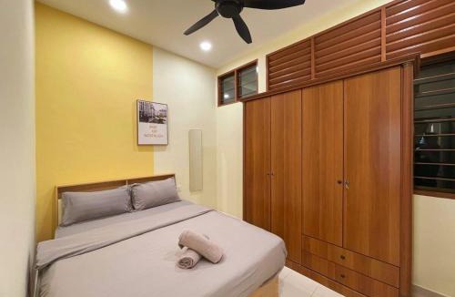 Central Seberang Perai House | Vintage CoLiving 2Storey Haus