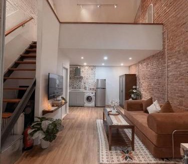 Hang Trong Apartment | Vintage Hanoi Apartment Walk to Old Quarter