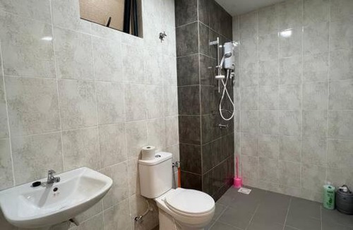 Sungai Tangkas Apartment | Vista Bangi / Kajang / UKM / MRT 8 As HomeA