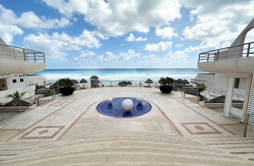 Zona Hotelera Apartment | Vista Increíble, Departamento en Esquina Frente al Mar Caribe