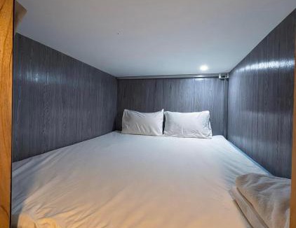 Cam Kim Hotel | VNJ Capsule 159