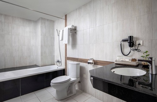 Daun Penh Hotel | Vrest Hotel