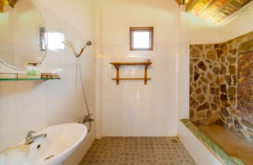 Cua Can Village Hotel | Vung Bau Resort